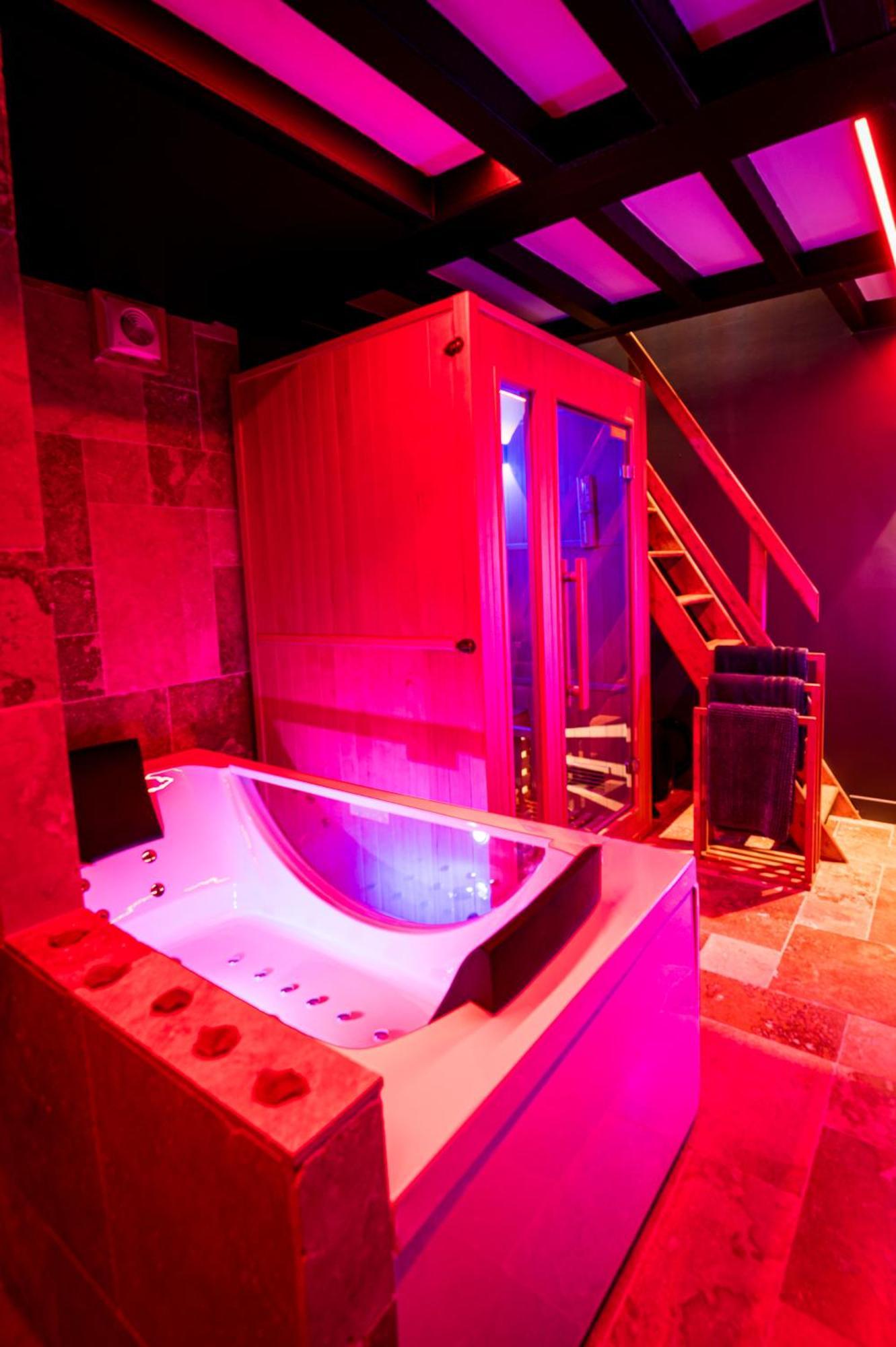 Loveroom Sauna, Balneo, Parking Prive Dans Le Centre De Honfleur Rum bild