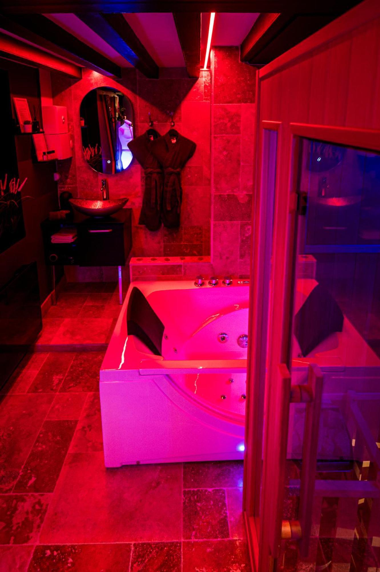 Loveroom Sauna, Balneo, Parking Prive Dans Le Centre De Honfleur Rum bild