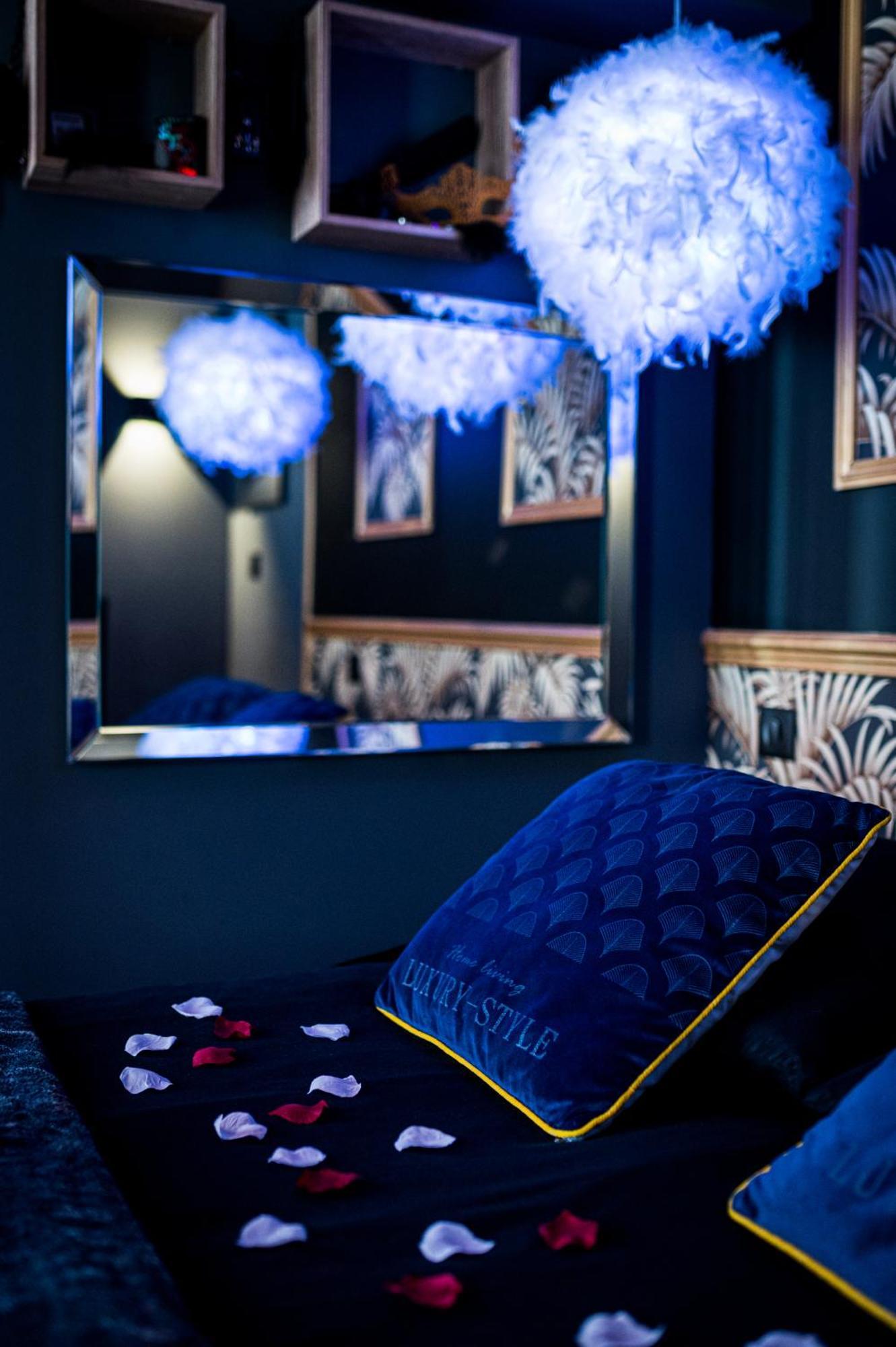 Loveroom Sauna, Balneo, Parking Prive Dans Le Centre De Honfleur Rum bild