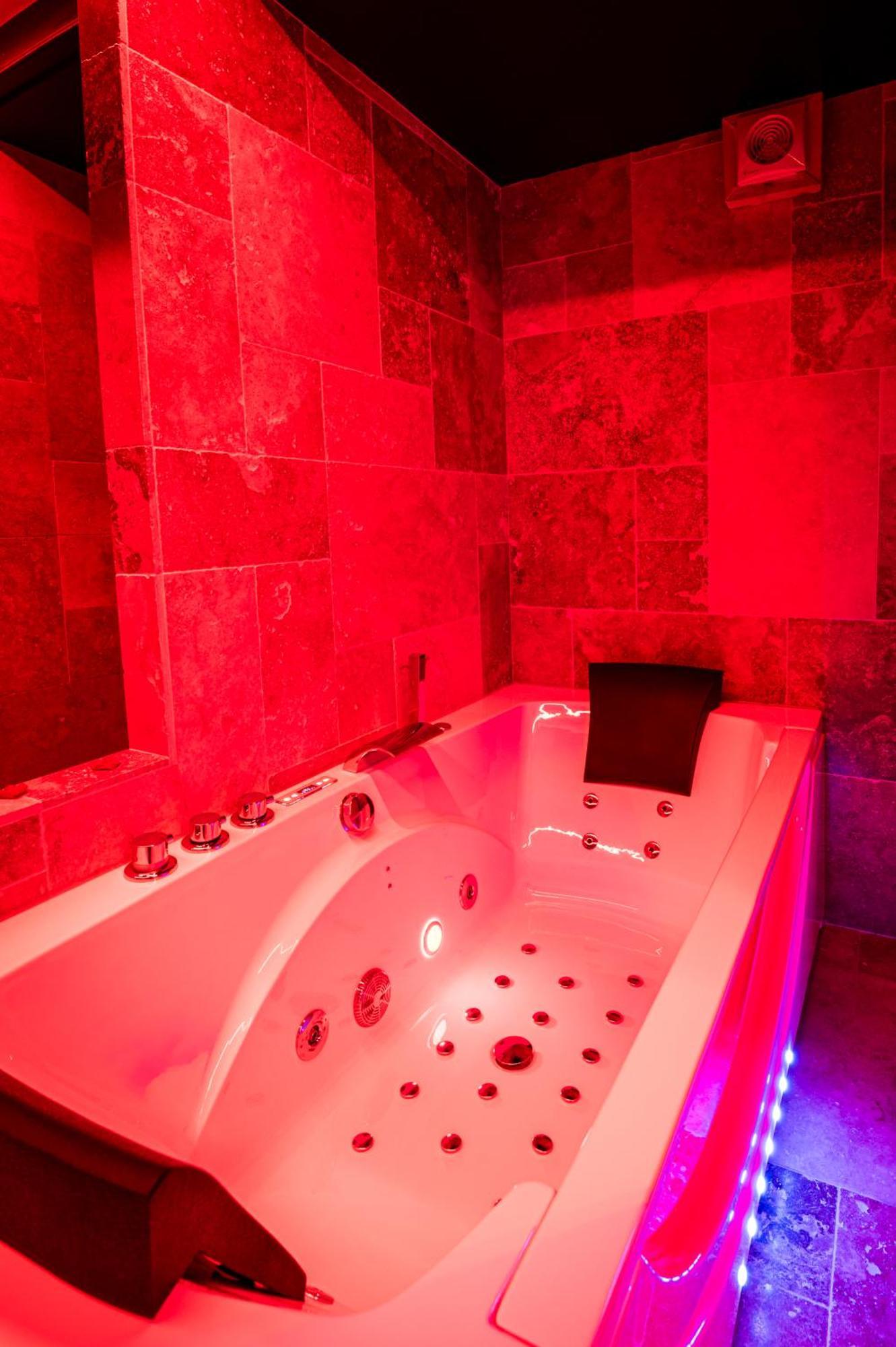 Loveroom Sauna, Balneo, Parking Prive Dans Le Centre De Honfleur Rum bild