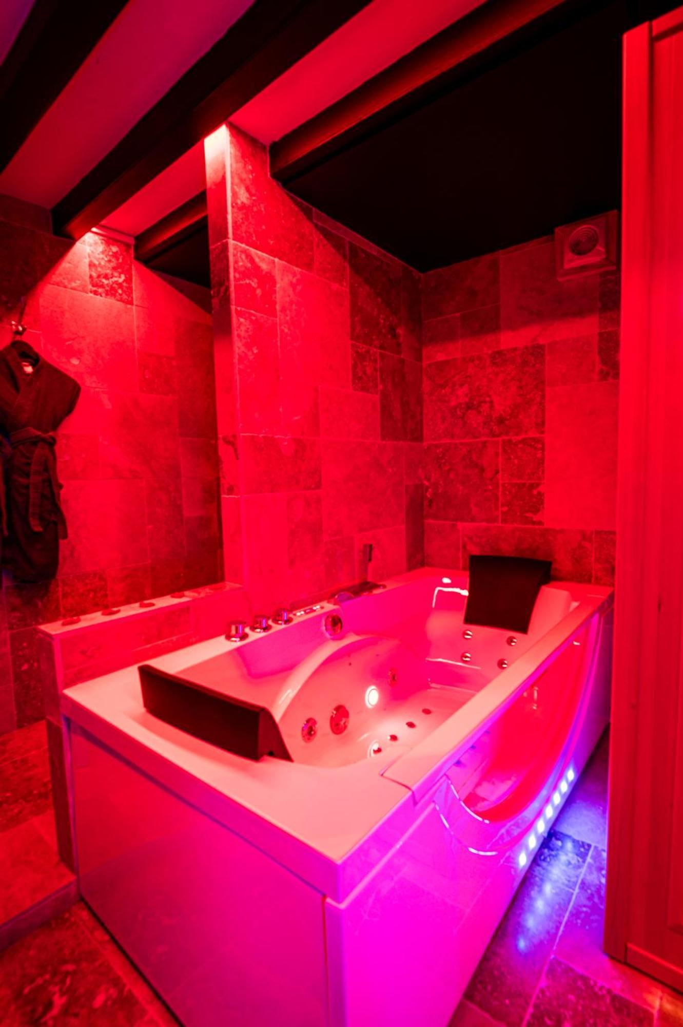 Loveroom Sauna, Balneo, Parking Prive Dans Le Centre De Honfleur Rum bild