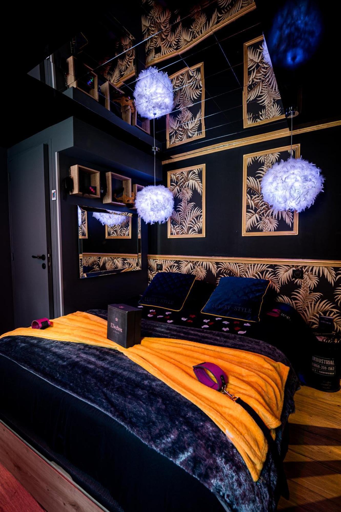 Loveroom Sauna, Balneo, Parking Prive Dans Le Centre De Honfleur Rum bild