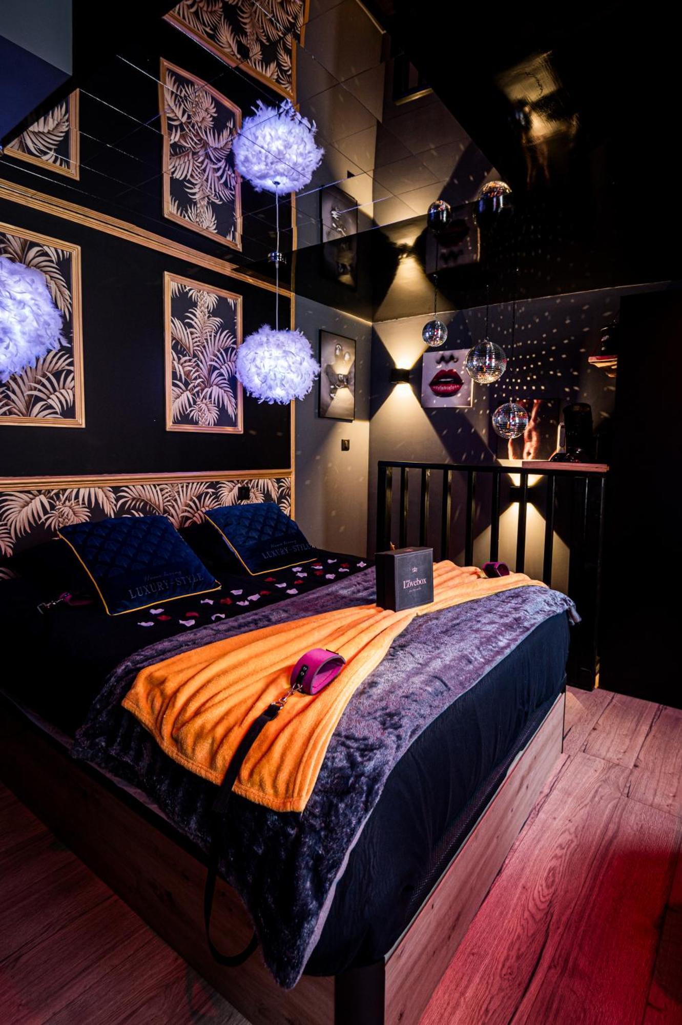 Loveroom Sauna, Balneo, Parking Prive Dans Le Centre De Honfleur Rum bild